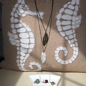 ‼️
Free with Purchase Rings, long feather necklace